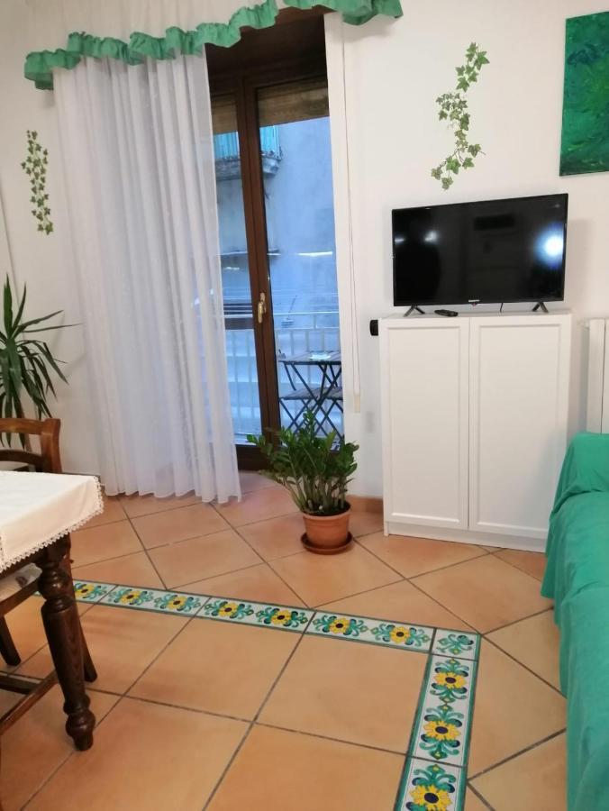 Ferienwohnung La Casa Di Tania A Napoli Exterior foto